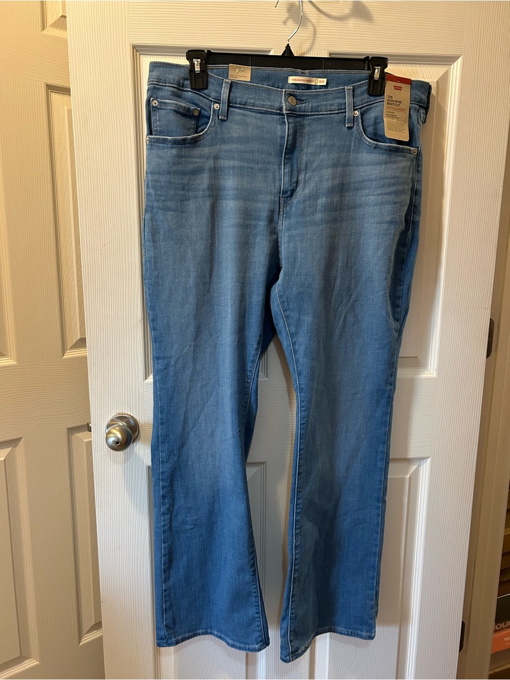 Levi Strauss & Co. 18W 725 High-Rise Bootcut Light Blue Denim Jeans NWT